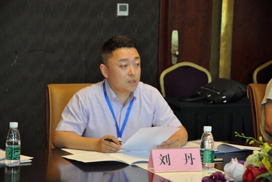 8大连职业技术学院旅游与酒店管理学院副经理刘丹副教授主持高职组研讨.jpg